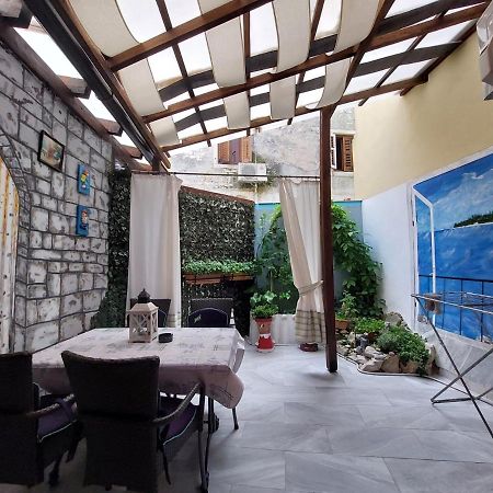 Leona Apartment Новиград Екстериор снимка