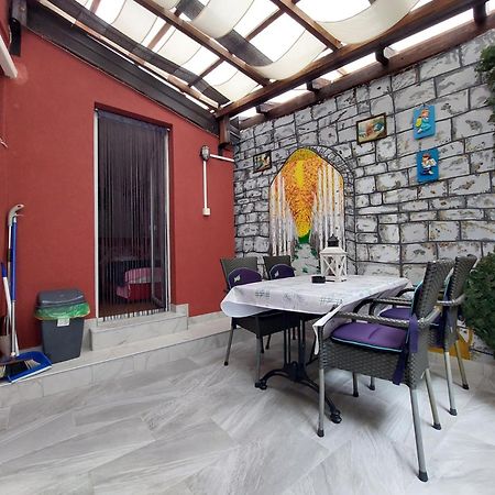 Leona Apartment Новиград Екстериор снимка