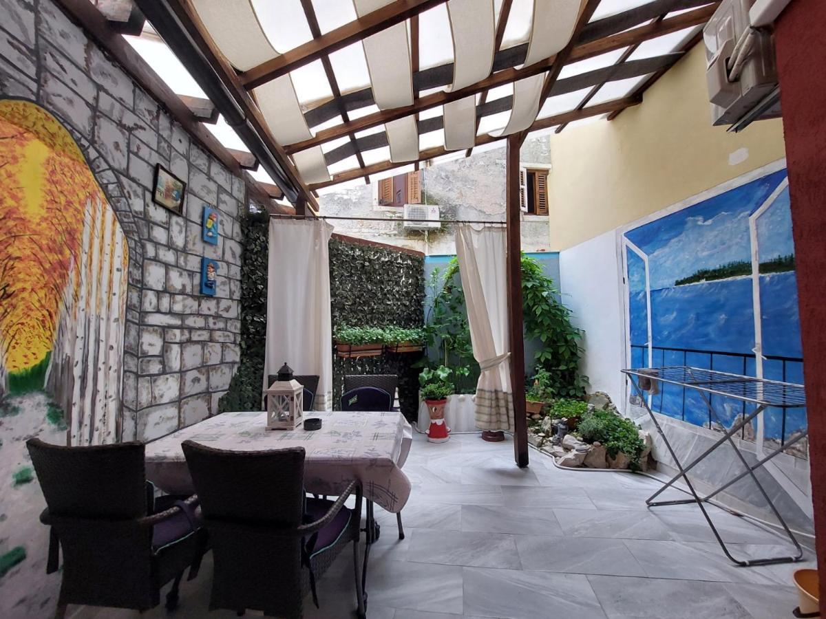 Leona Apartment Новиград Екстериор снимка