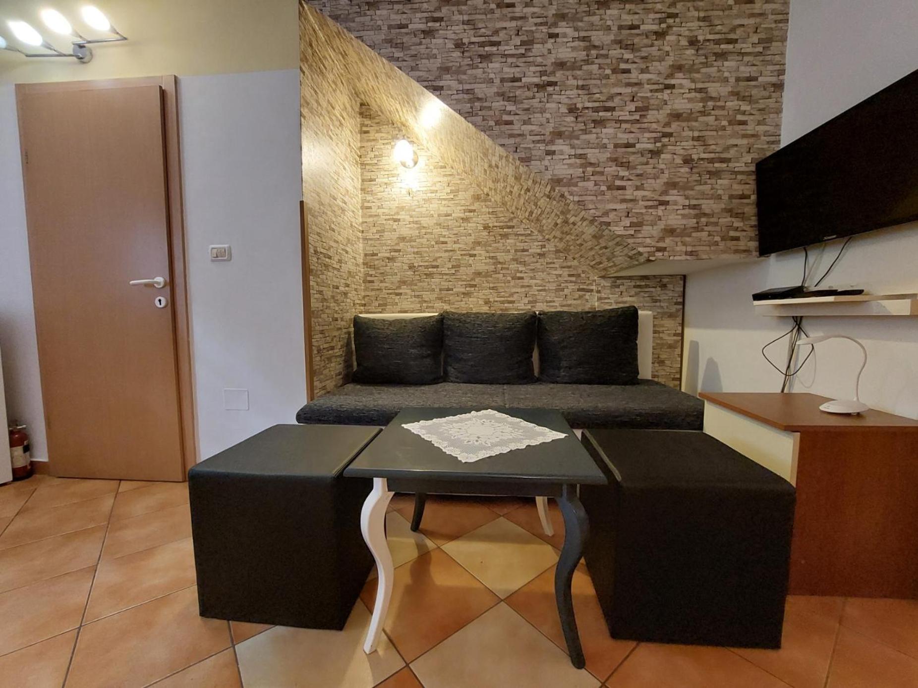 Leona Apartment Новиград Екстериор снимка
